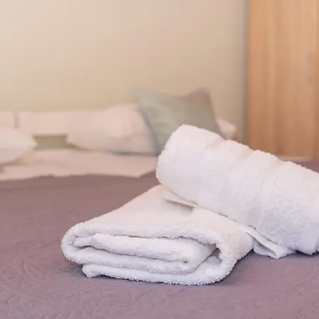 公寓 Old House With Terrace - For Guests On A Budget