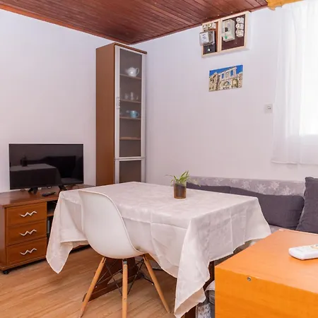 Old House With Terrace - For Guests On A Budget * Spalato