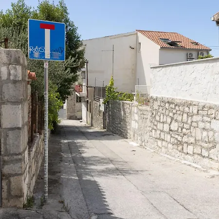 Old House With Terrace - For Guests On A Budget
